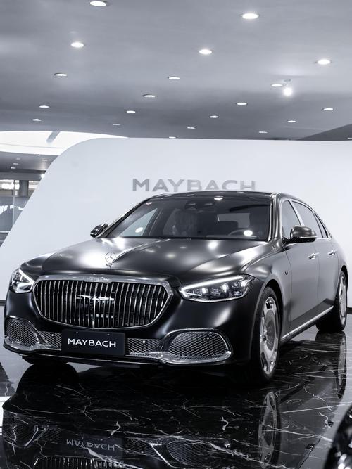 成都13岚图汽车的售后服务让用户无忧出行，迈巴赫未来的豪华车趋势